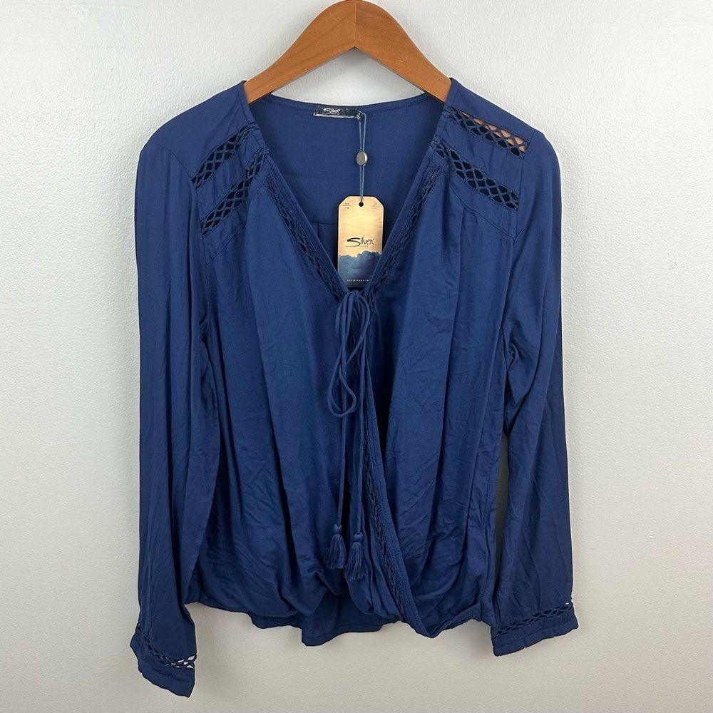Silver Jeans Co. Navy Boho Twist Front Surplice Blouse NWT Size Small Shayne